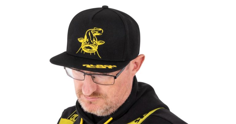 Black Cat Kšiltovka Black Flat Peak Cap recenze, kde koupit nejlevněji