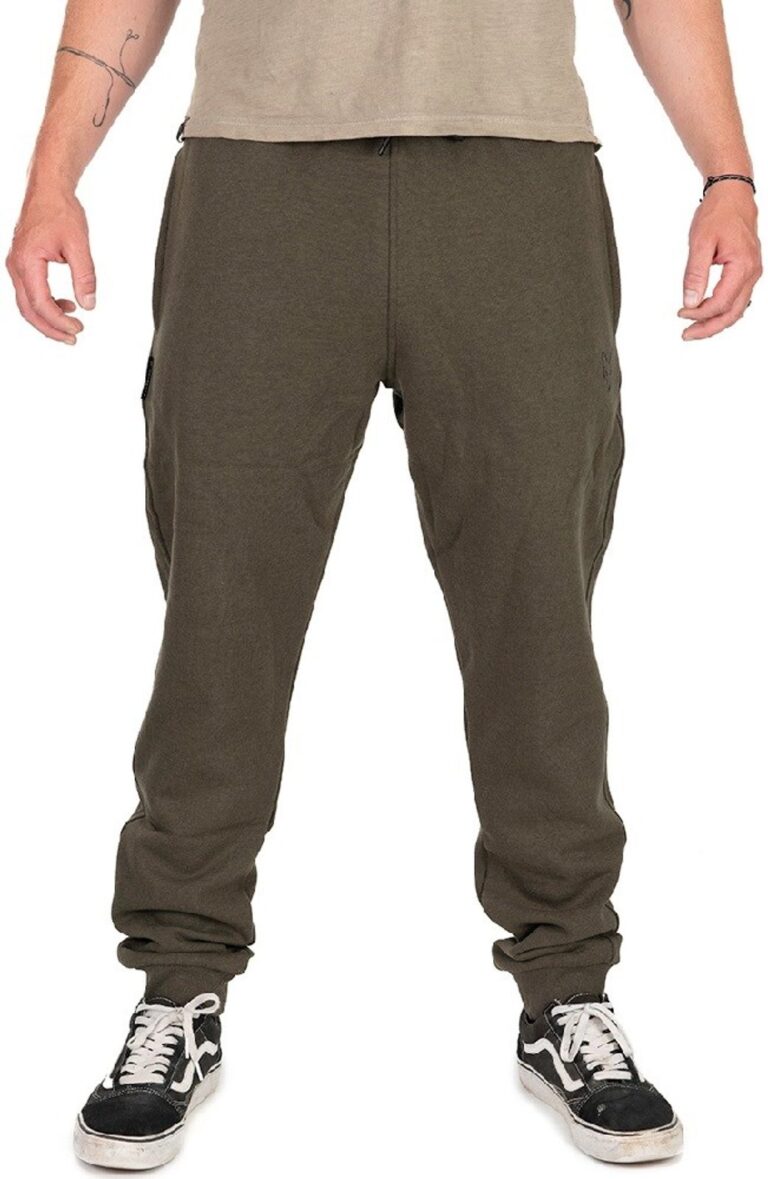 -40 %
                    
				
									
                    
	                    		                    
	                    
                    
	                    
                    
	                    
                    
	                    
                    
	                    
                    
	                    
                    
	                    
                    
	                    
                                     
				
				

			

			
	
			
				Fox Tepláky Collection Joggers Green Black
			

		

		
            
                Stylové tepláky od firmy Fox.
            

			
                
				
									
                        3 varianty                    
				
				
							

			

					
									Skladem
							

			
                    630 Kč
                    	                    1 050 Kč recenze, kde koupit nejlevněji